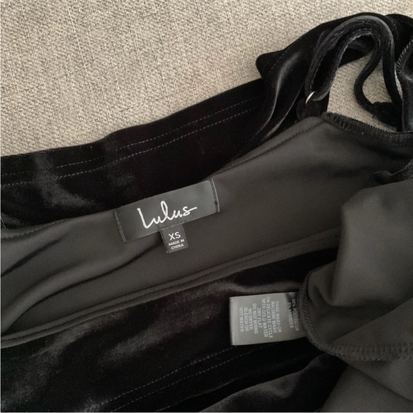 Lulus My Kind Of Romance Black Velvet Off The Shoulder Mini Dress✨ - Picture 7 of 7